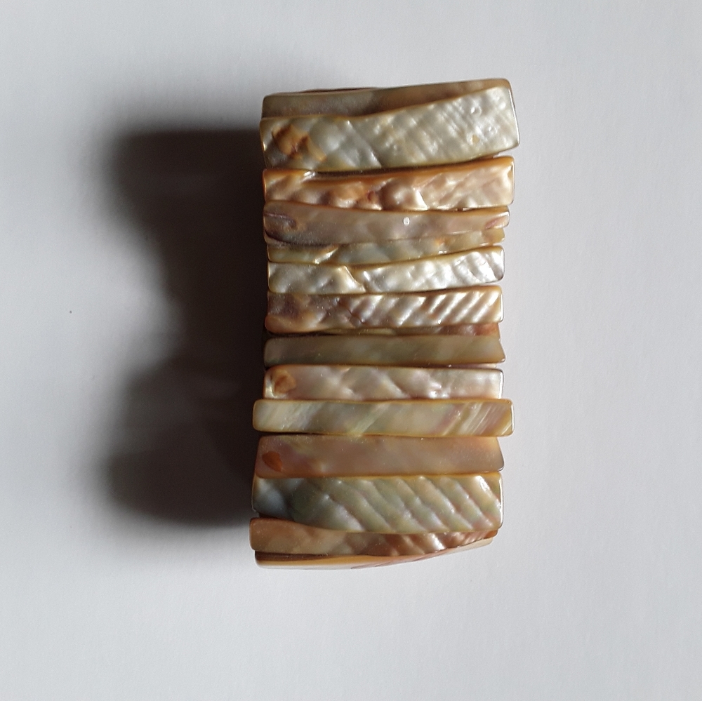 3 - Stretch Shell Bracelets - Picture 4 of 9